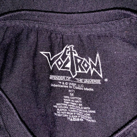 Like New/New w/o tag VOLTRON Defender Of The Universe Medium Black Graphic Tee - Picture 4 of 6